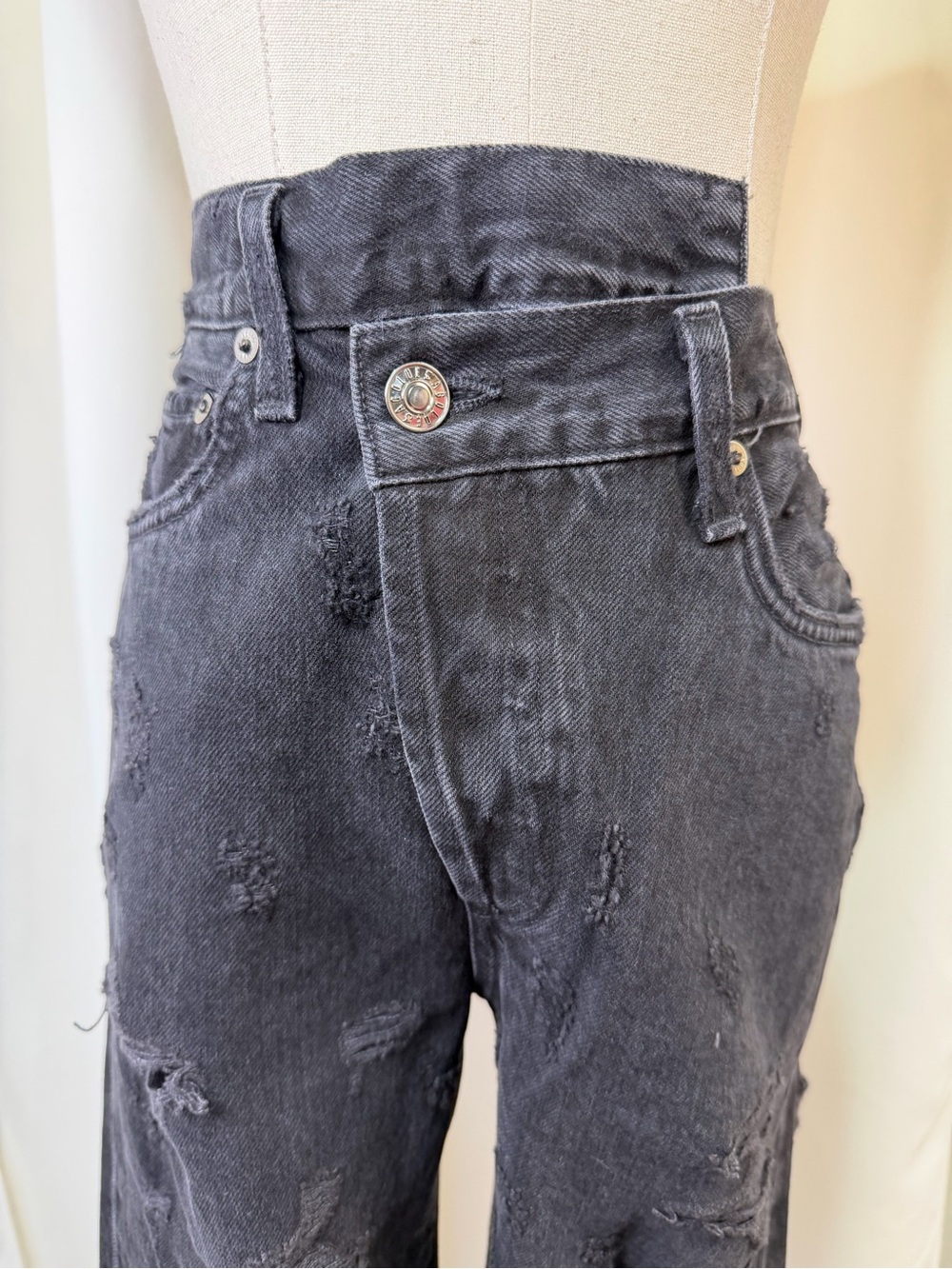 NWT Agolde ‘Criss Cross Straight Leg Jeans’ in “Feverish” Distressed Black Sz 23 - Picture 3 of 16